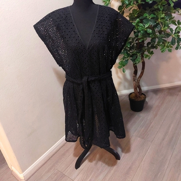 Banana Republic Women's Black Embroidered Dress Size 12 - Picture 10 of 10